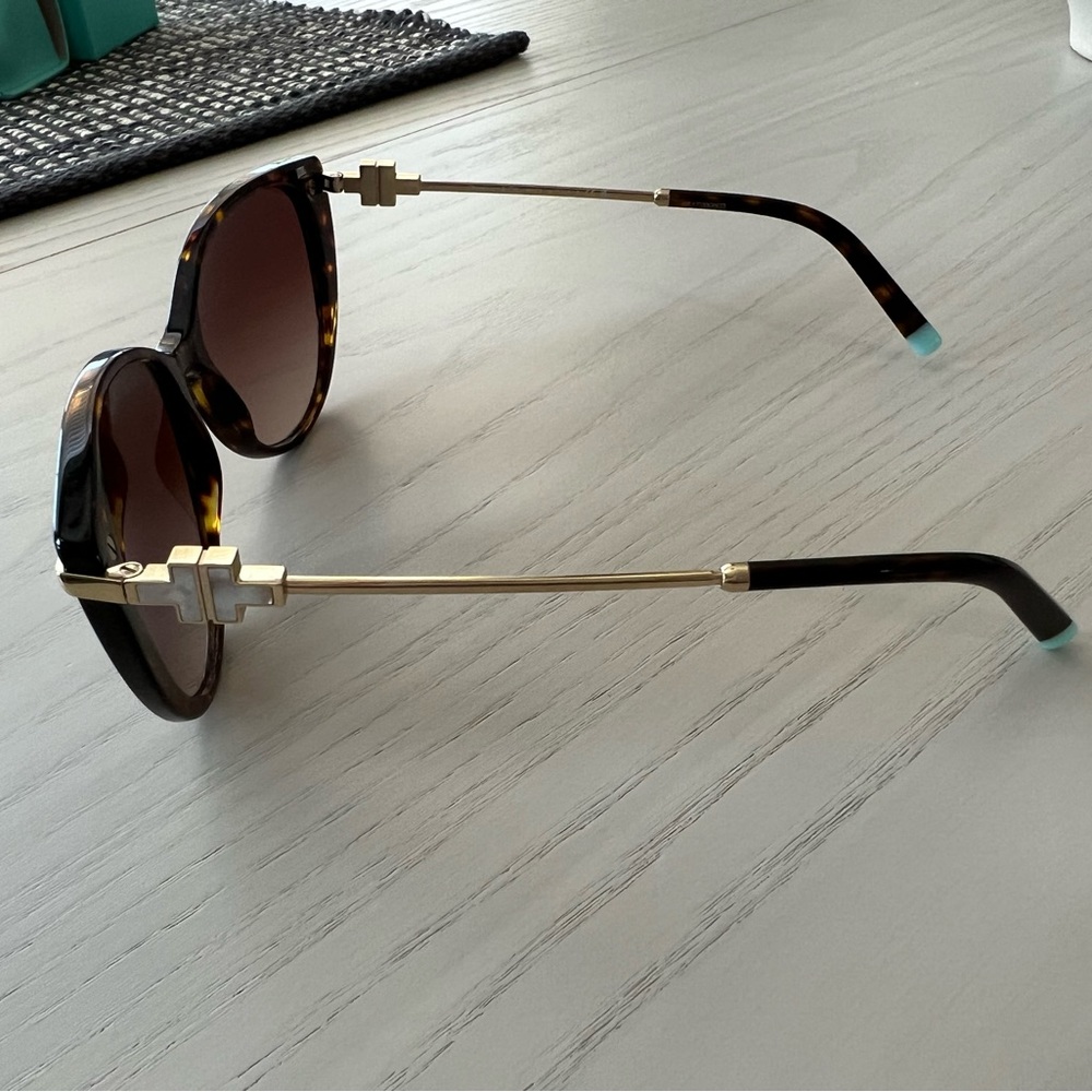 Tiffany sunglasses - Picture 3 of 6